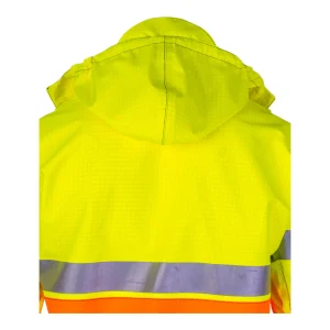 Gros plan sur la fixation de la capuche et le tissu quadrillé jaune fluorescent du haut du dos
