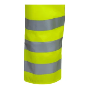 Zoom sur les trois bandes réfléchissantes de sécurité au bas de la jambe jaune fluo