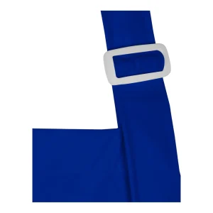 Détail du passant réglable de la sangle d'encolure du tablier bleu électrique