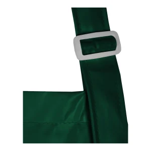 Détail du passant réglable de la sangle de cou du tablier vert